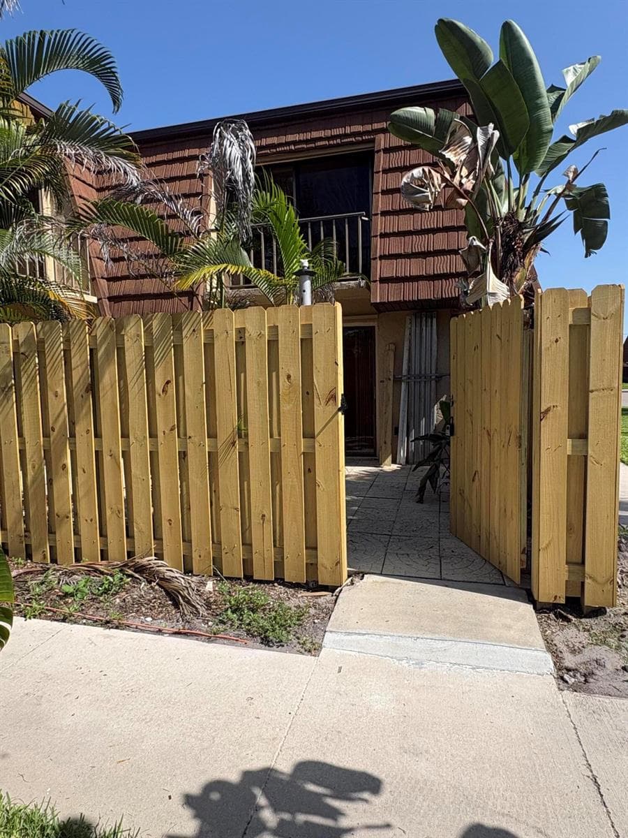 1302 NEBRASKA Avenue # 6A, Fort Pierce FL 34950 photo 2