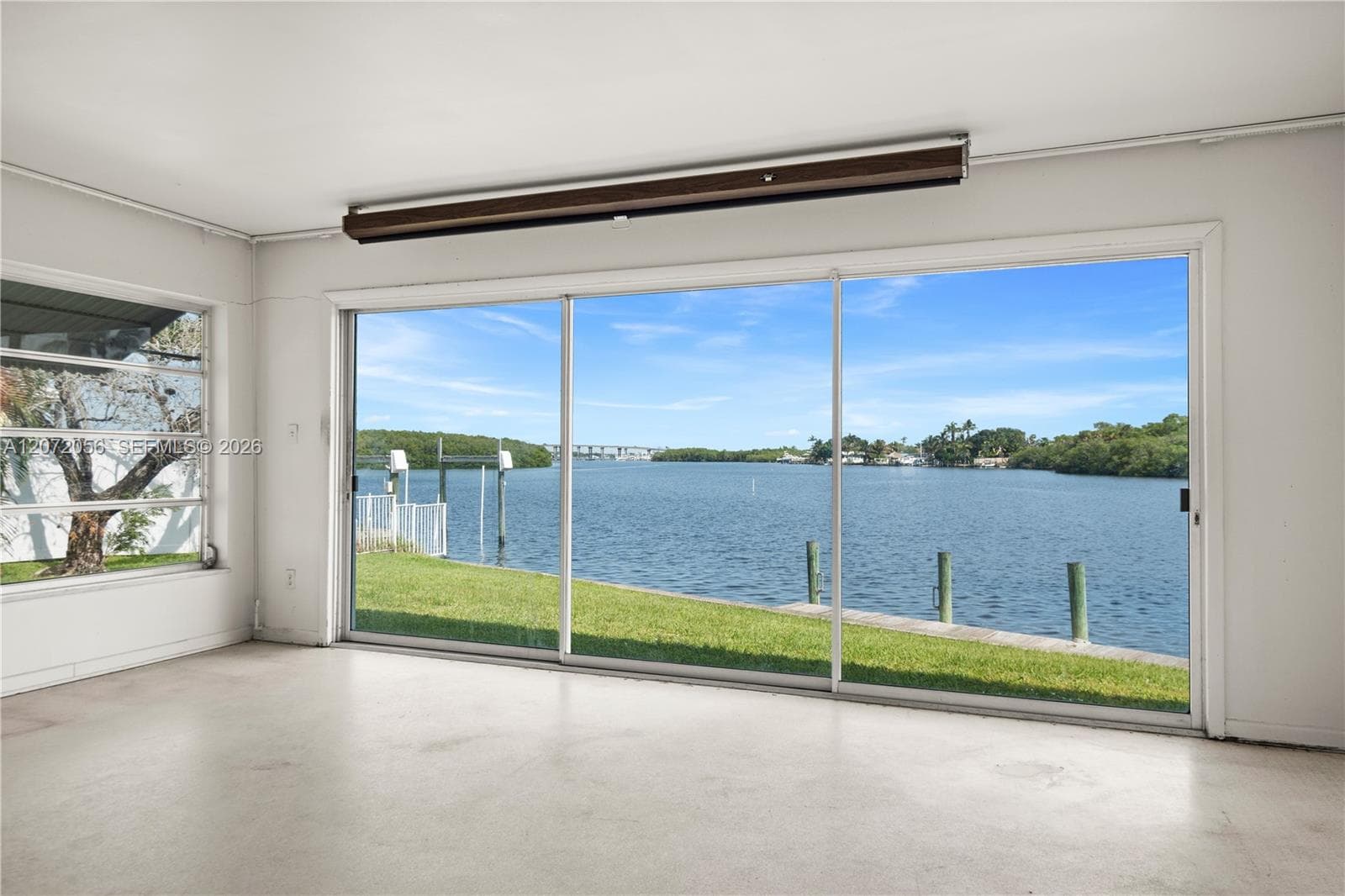 216 SW Cabana Point Cir, Stuart FL 34994 photo 2