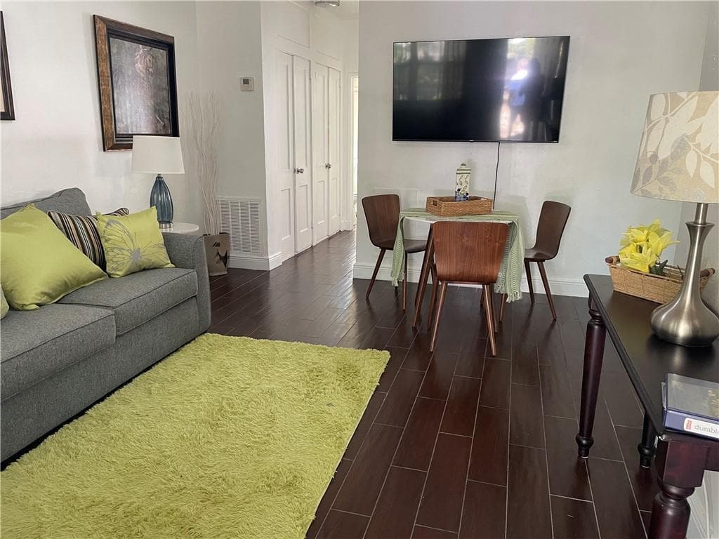 17 NE 9TH Avenue # 4, Fort Lauderdale FL 33301 photo 3