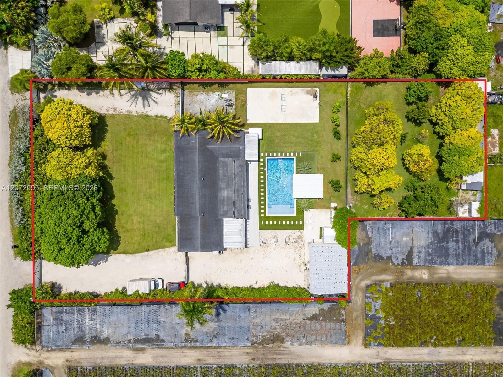 18725 SW 218th St, Miami FL 33170 photo 2