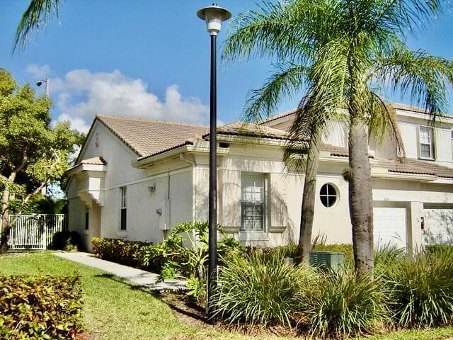 3133 ENCLAVE Way, Lauderhill FL 33319 photo 2