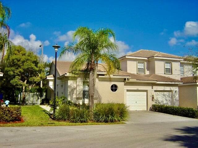 3133 ENCLAVE Way, Lauderhill FL 33319