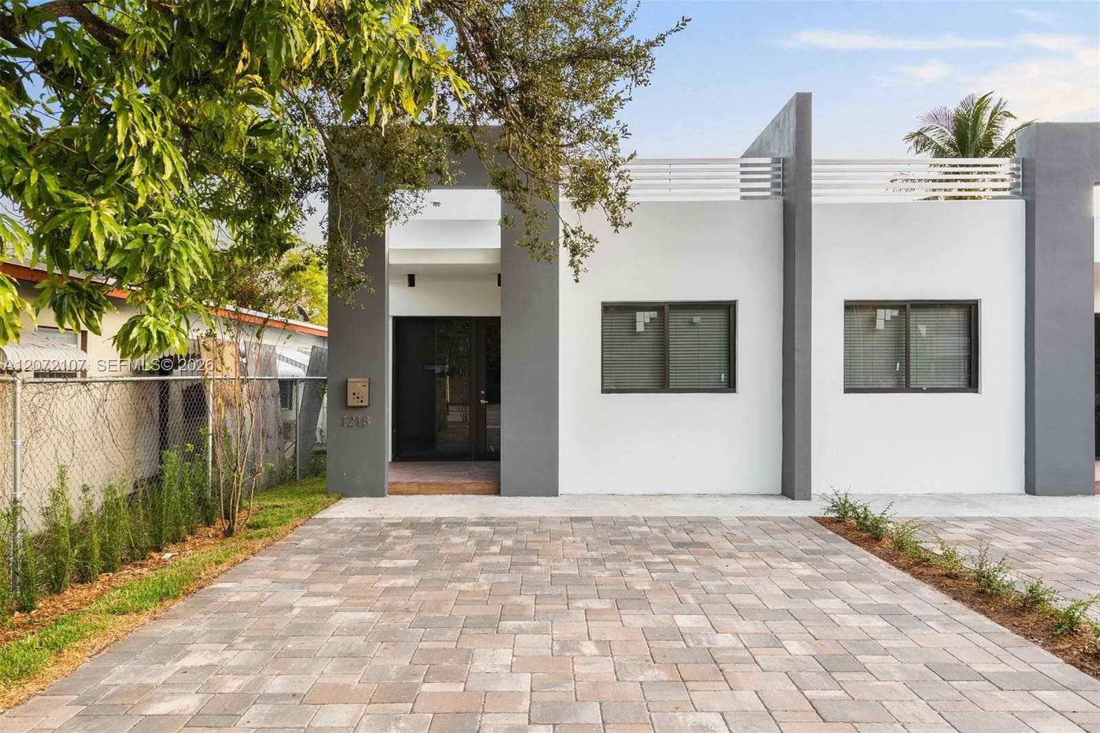 1216-1218 NE 112th St, Miami FL 33161 photo 2