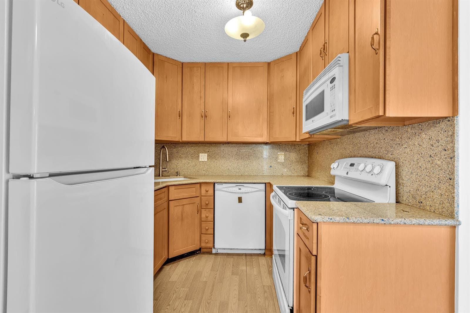 10701 W CLAIRMONT Circle # 109, Tamarac FL 33321 photo 3