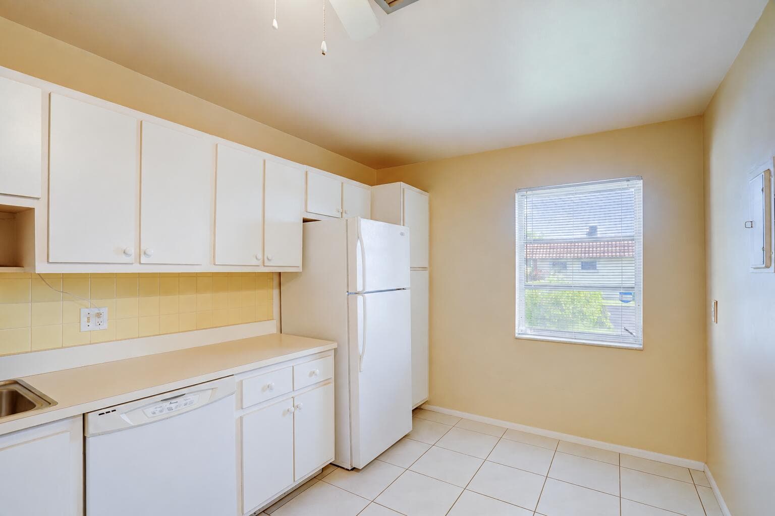 5780 FERNLEY Drive W # 144, West Palm Beach FL 33415 photo 4
