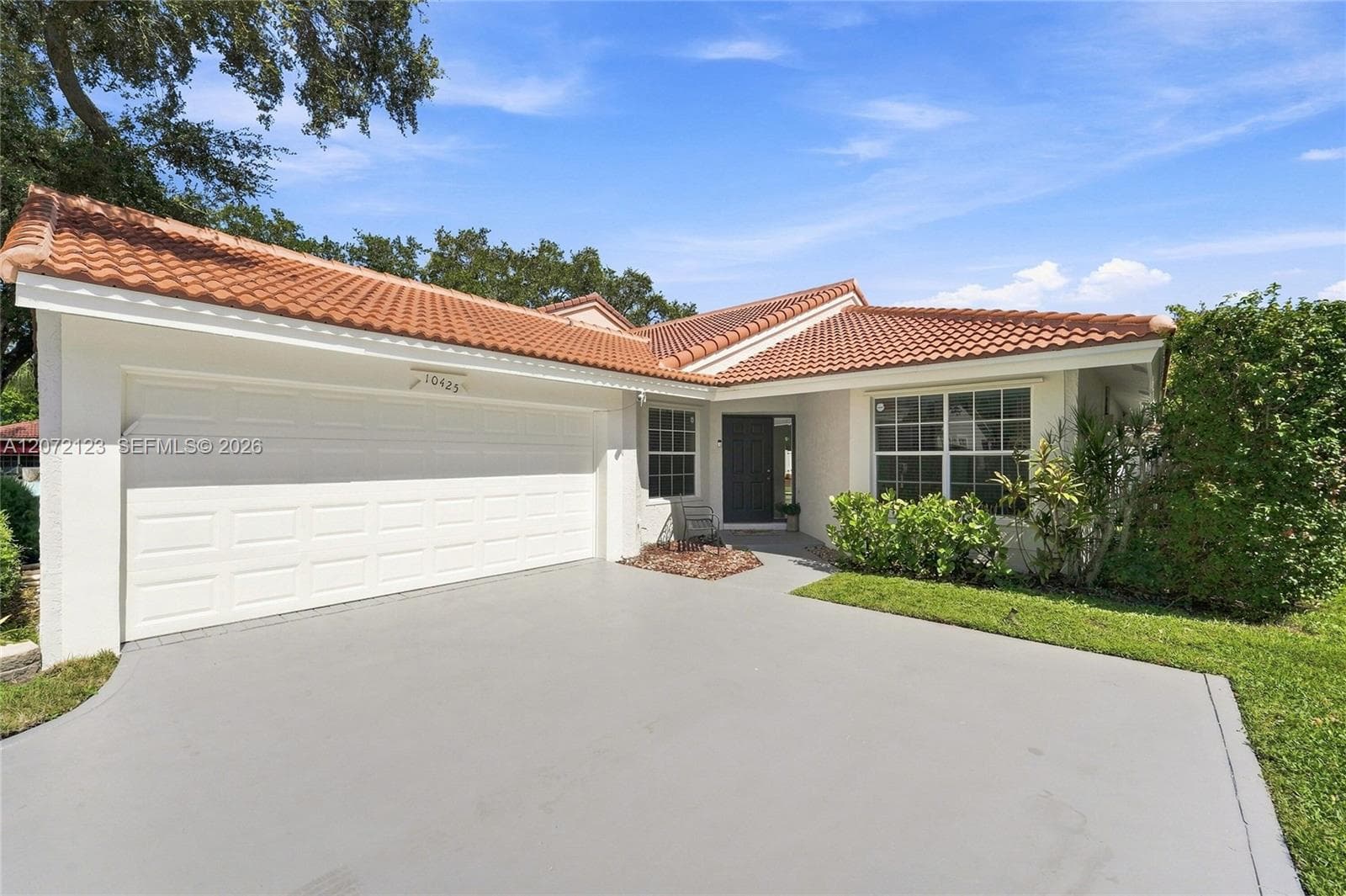 10425 NW 9th Mnr, Coral Springs FL 33071