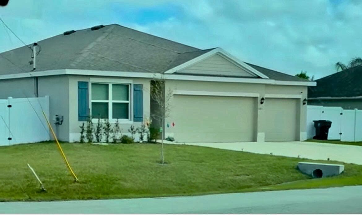 5811 NW GERALD Circle, Port St. Lucie FL 34986 photo 2