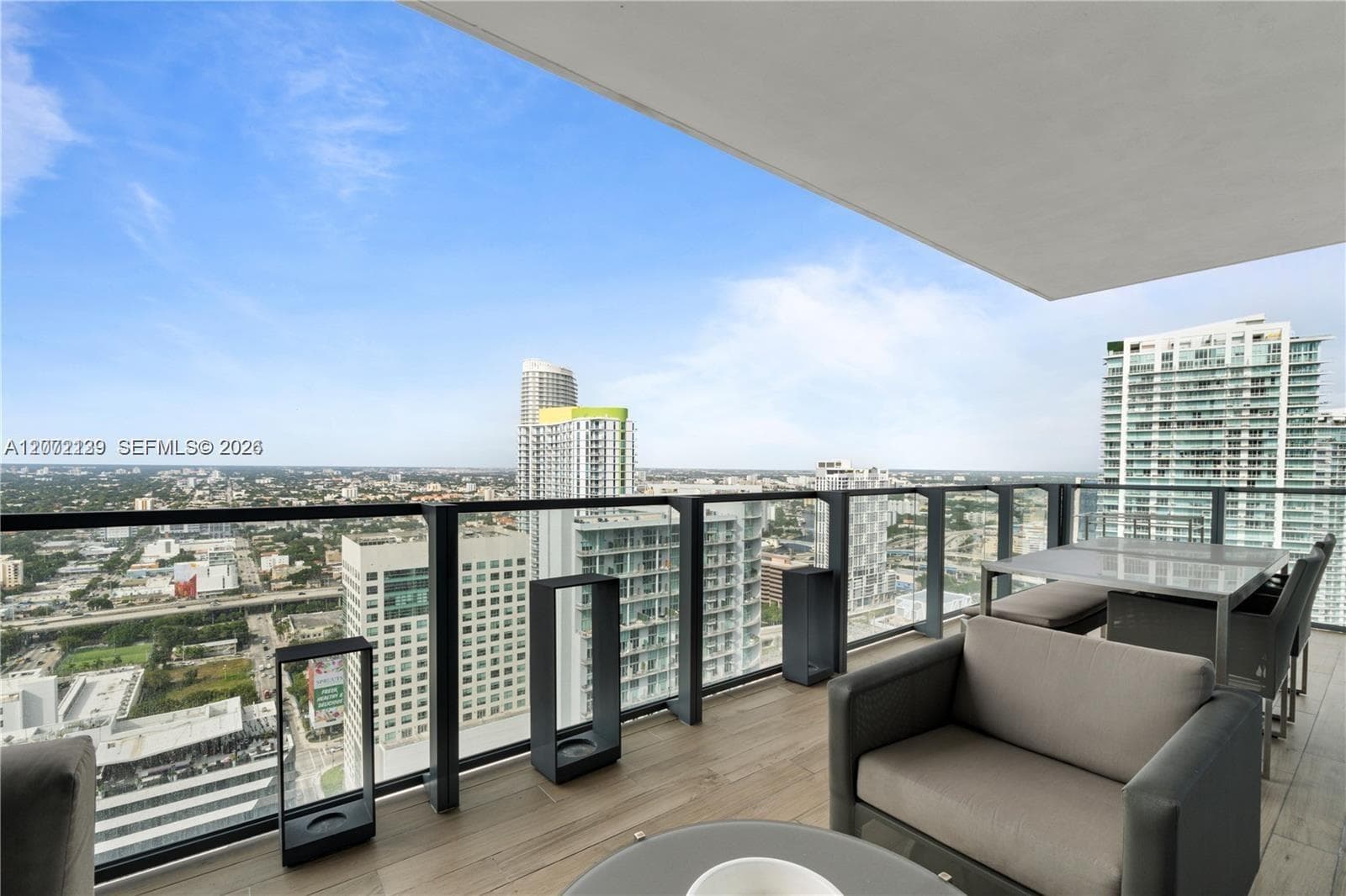 88 SW 7th St # 3412, Miami FL 33130 photo 2