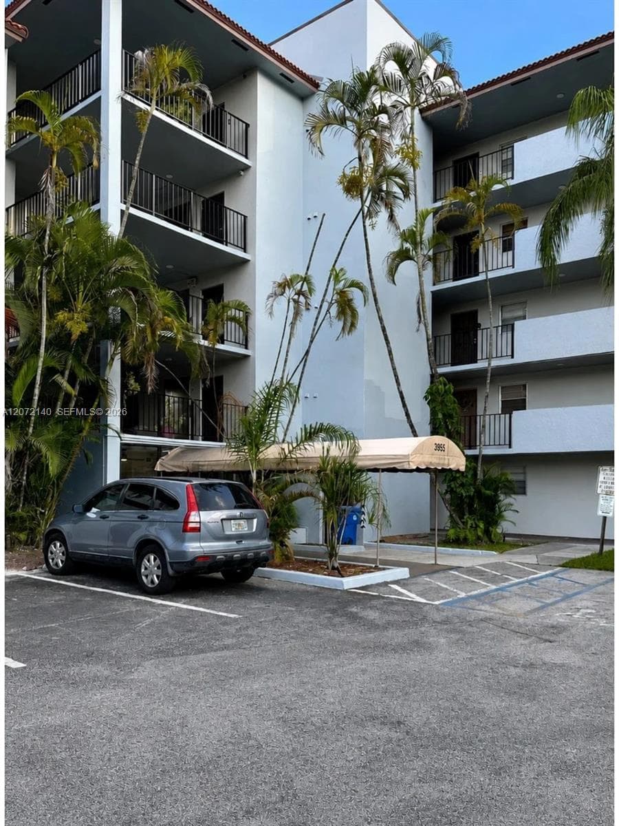 3955 N Nob Hill Rd # 403, Sunrise FL 33351