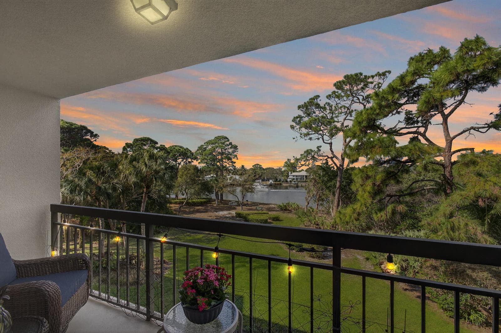1901 MARINA ISLE Way # 304, Jupiter FL 33477