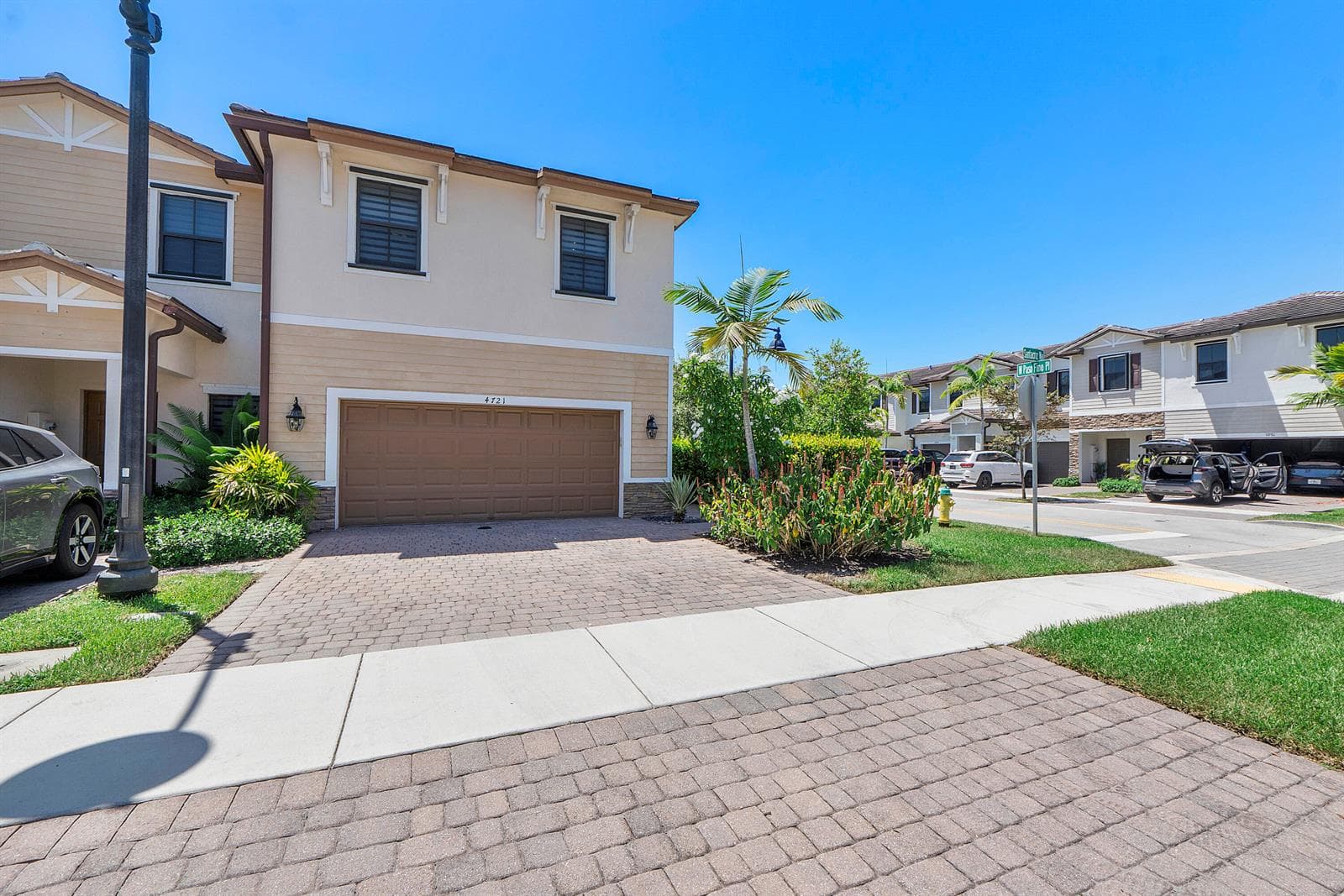4721 Santa Cruz Way, Davie FL 33314 photo 2