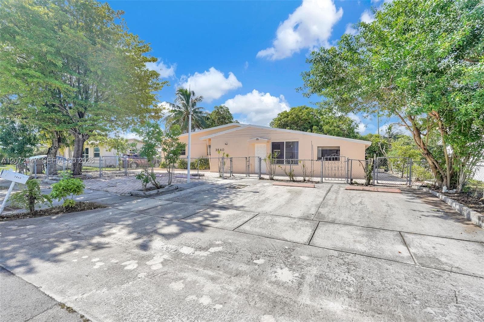 3840 SW 31st Ct, West Park FL 33023