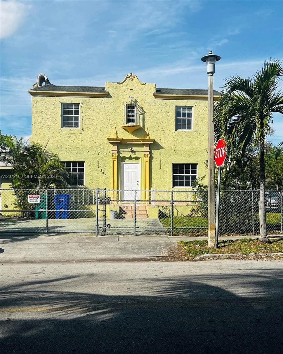1801 SW 10th St, Miami FL 33135