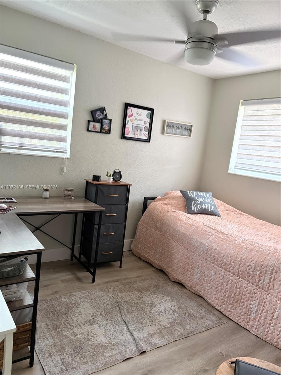 7810 NW 11th Ct, Pembroke Pines FL 33024