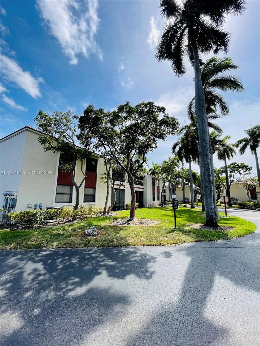 20005 NE 3rd Ct # 5, Miami, FL 33179 photo 4
