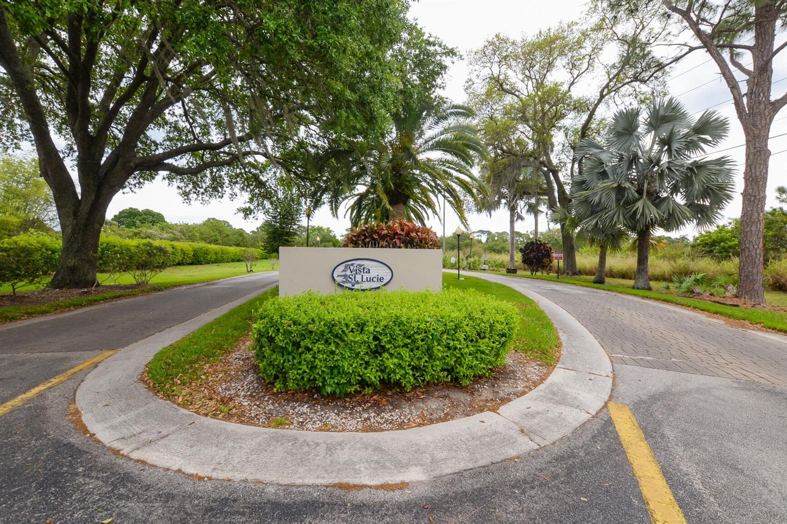 8 Lake Vista Trail, Port St. Lucie FL 34952 photo 2