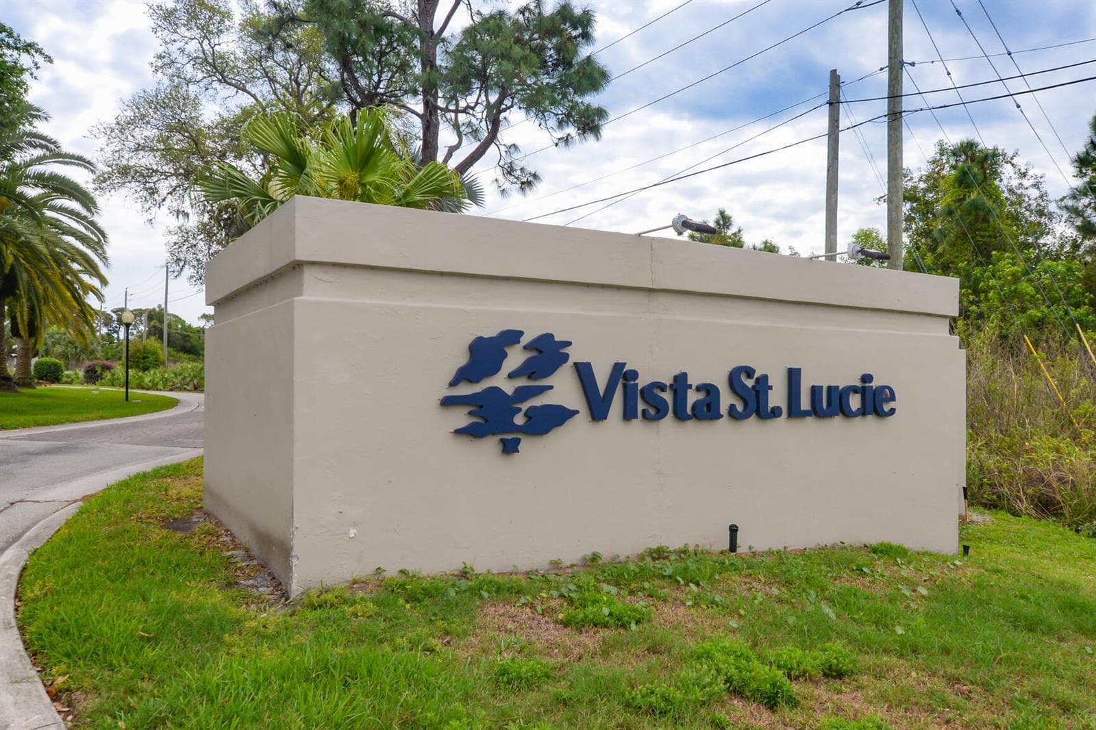 8 Lake Vista Trail, Port St. Lucie FL 34952