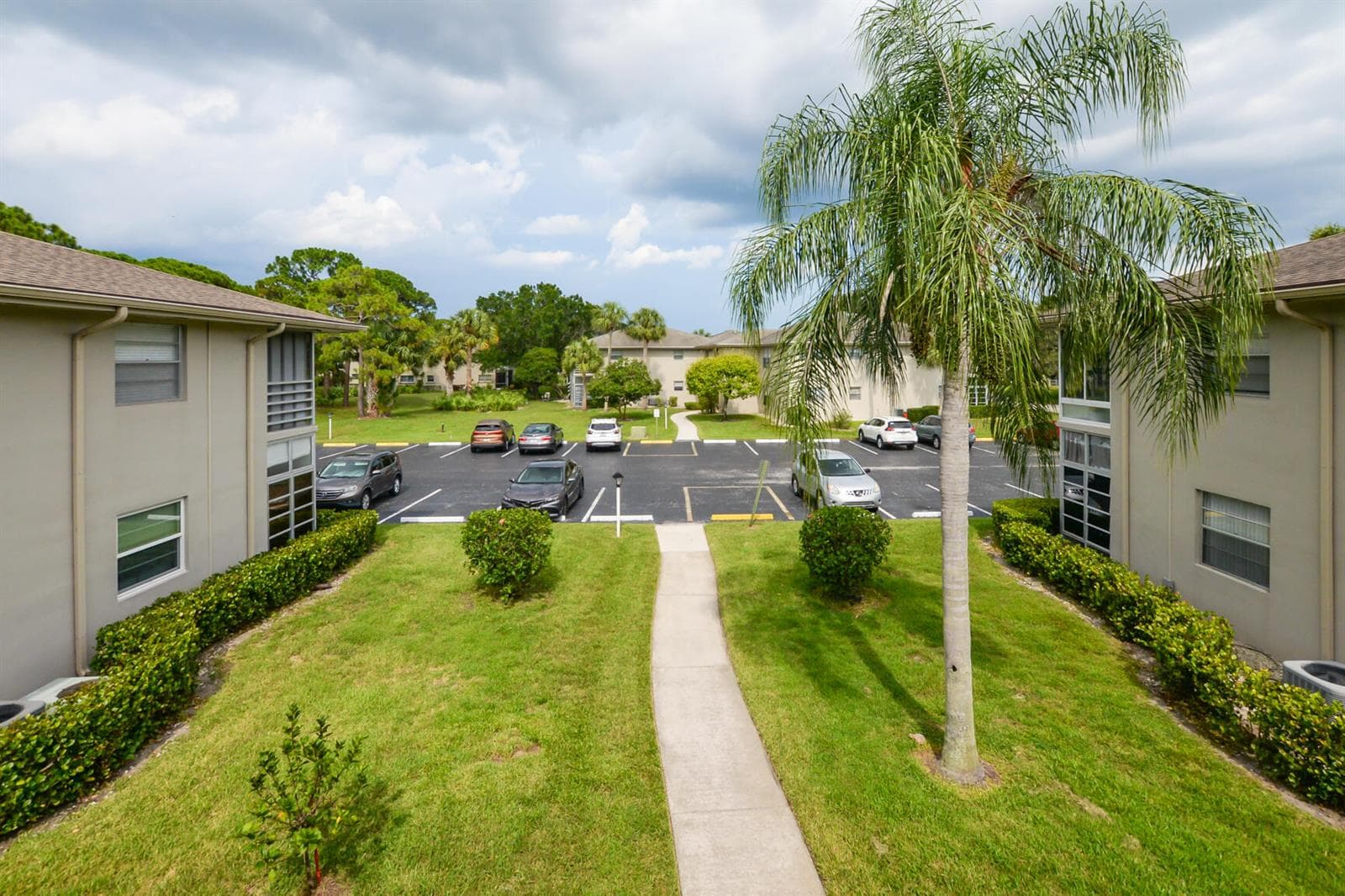 8 Lake Vista Trail, Port St. Lucie FL 34952 photo 4