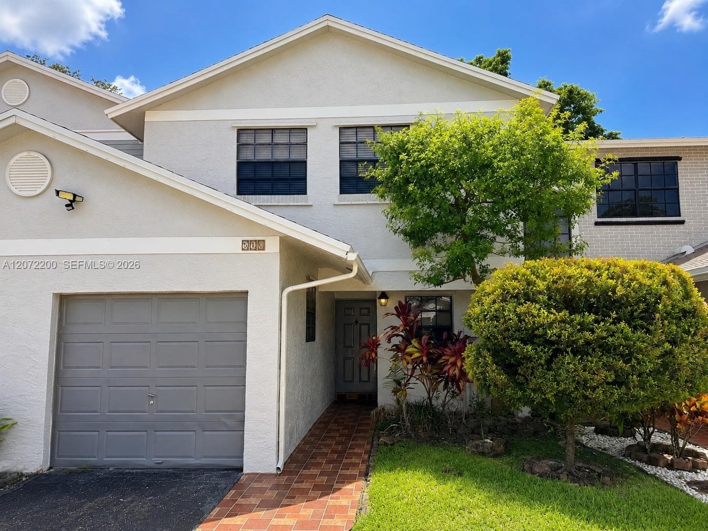 510 NW 103rd Ter, Pembroke Pines FL 33026 photo 2