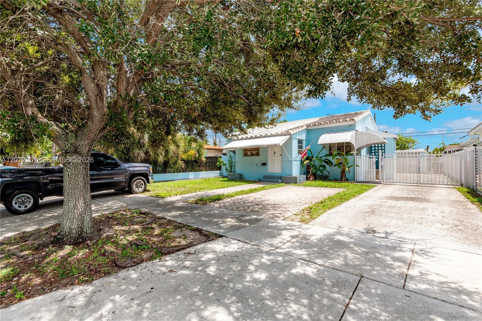 334 E 11th St, Hialeah FL 33010