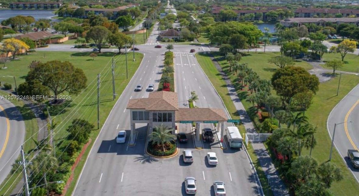 901 SW 128th Ave # 414E, Pembroke Pines FL 33027 photo 2