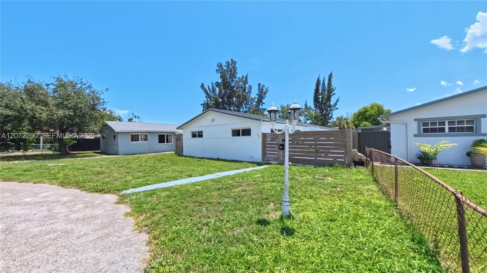 753 SW 2nd St, Dania Beach FL 33004