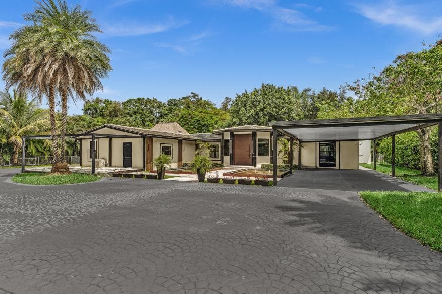 10831 SW 51st Court, Davie FL 33328