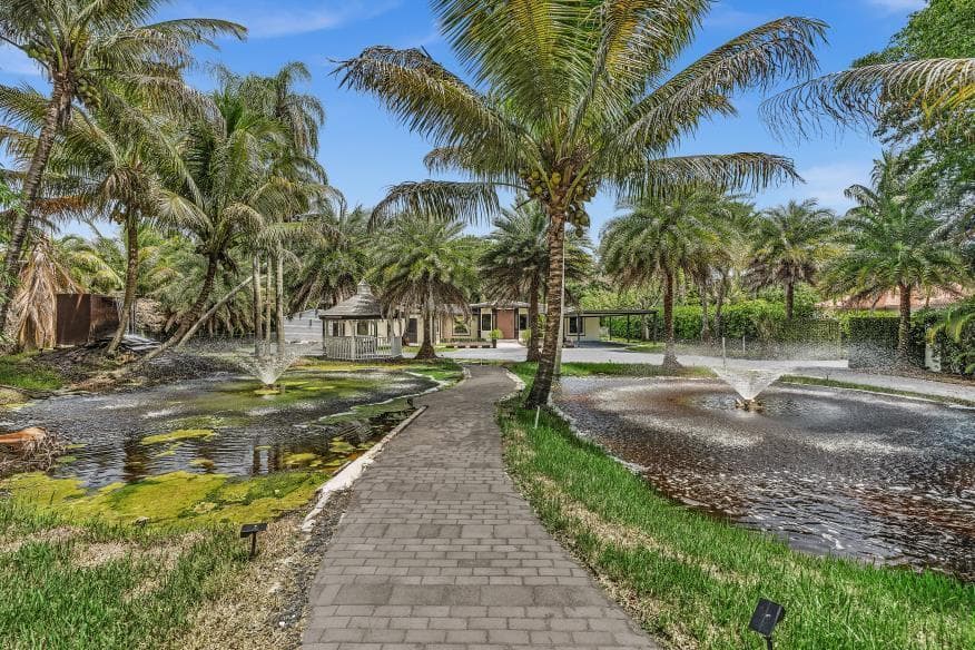 10831 SW 51st Court, Davie FL 33328 photo 4