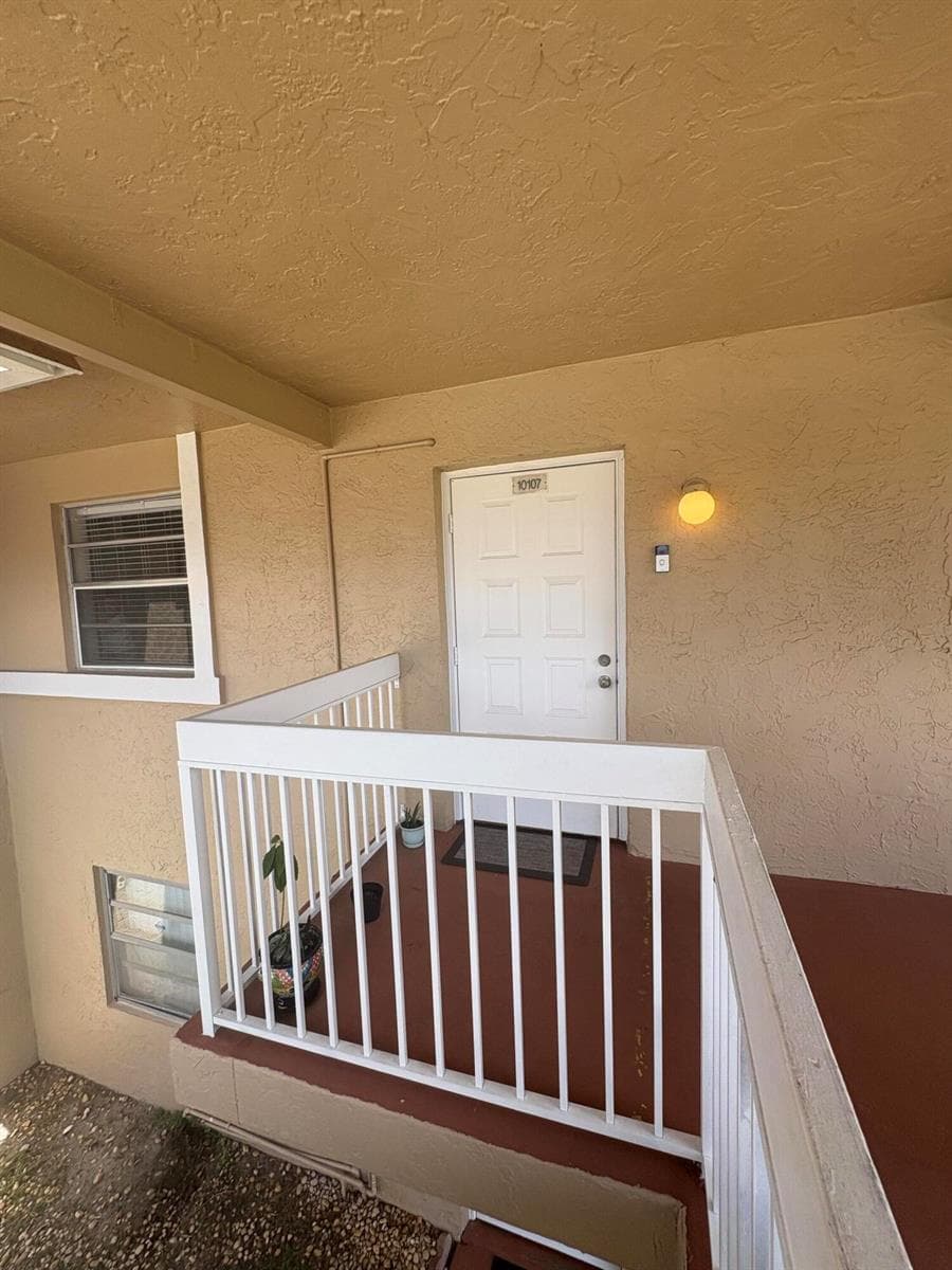 10107 TWIN LAKES Drive # 24-O, Coral Springs FL 33071 photo 2