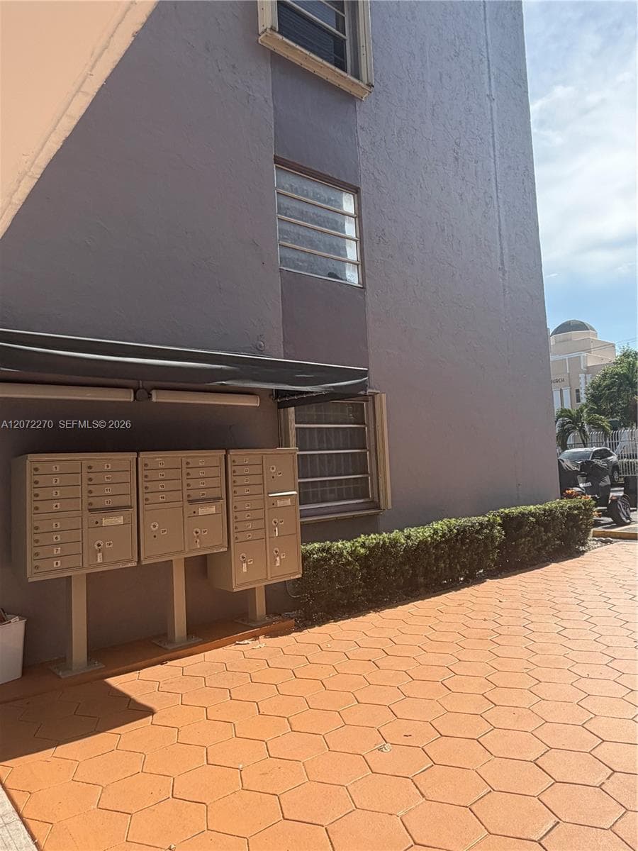 1661 SW 3rd St # 19, Miami, FL 33135 photo 3