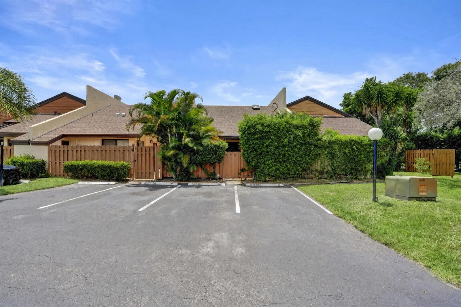 3810 NW 77TH Avenue, Davie FL 33024