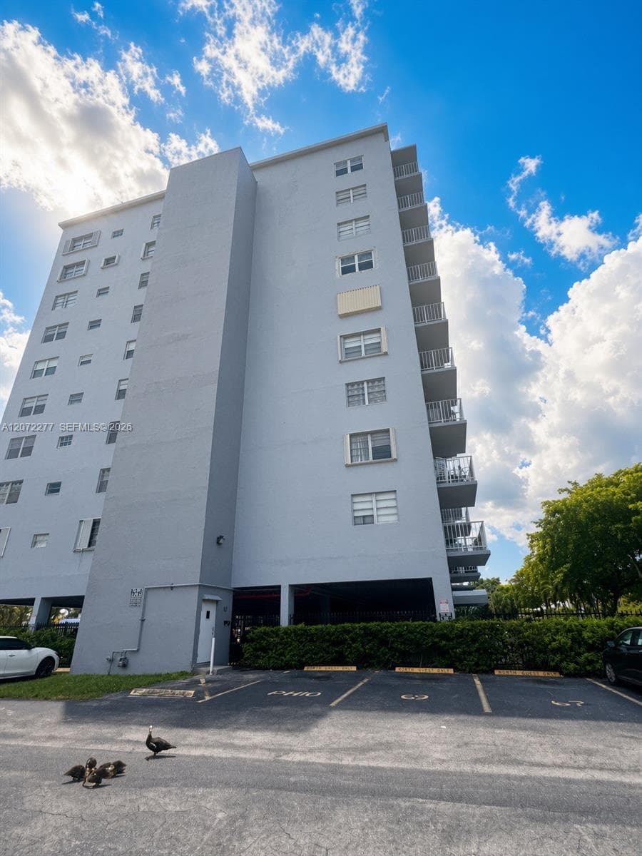 1470 NE 125th Ter # 407, North Miami FL 33161