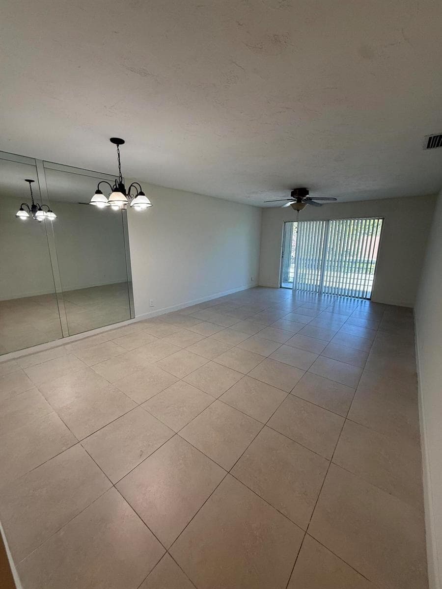5515 N LAKEWOOD Circle N # 124, Margate FL 33063