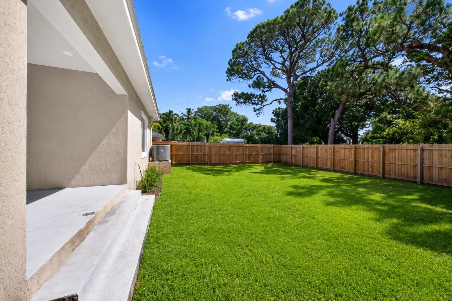 410 NE 34TH Street, Oakland Park FL 33334 photo 3