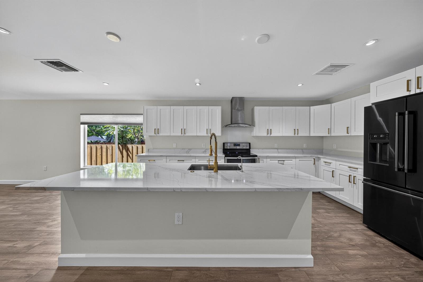 410 NE 34TH Street, Oakland Park FL 33334 photo 5