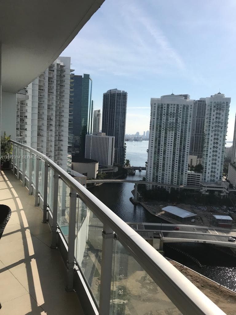 90 SW 3rd St # 2911, Miami FL 33130 photo 2