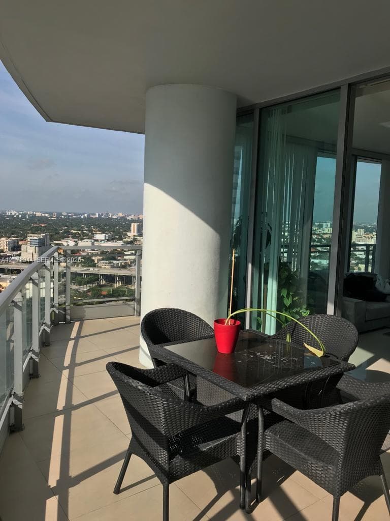 90 SW 3rd St # 2911, Miami FL 33130 photo 4