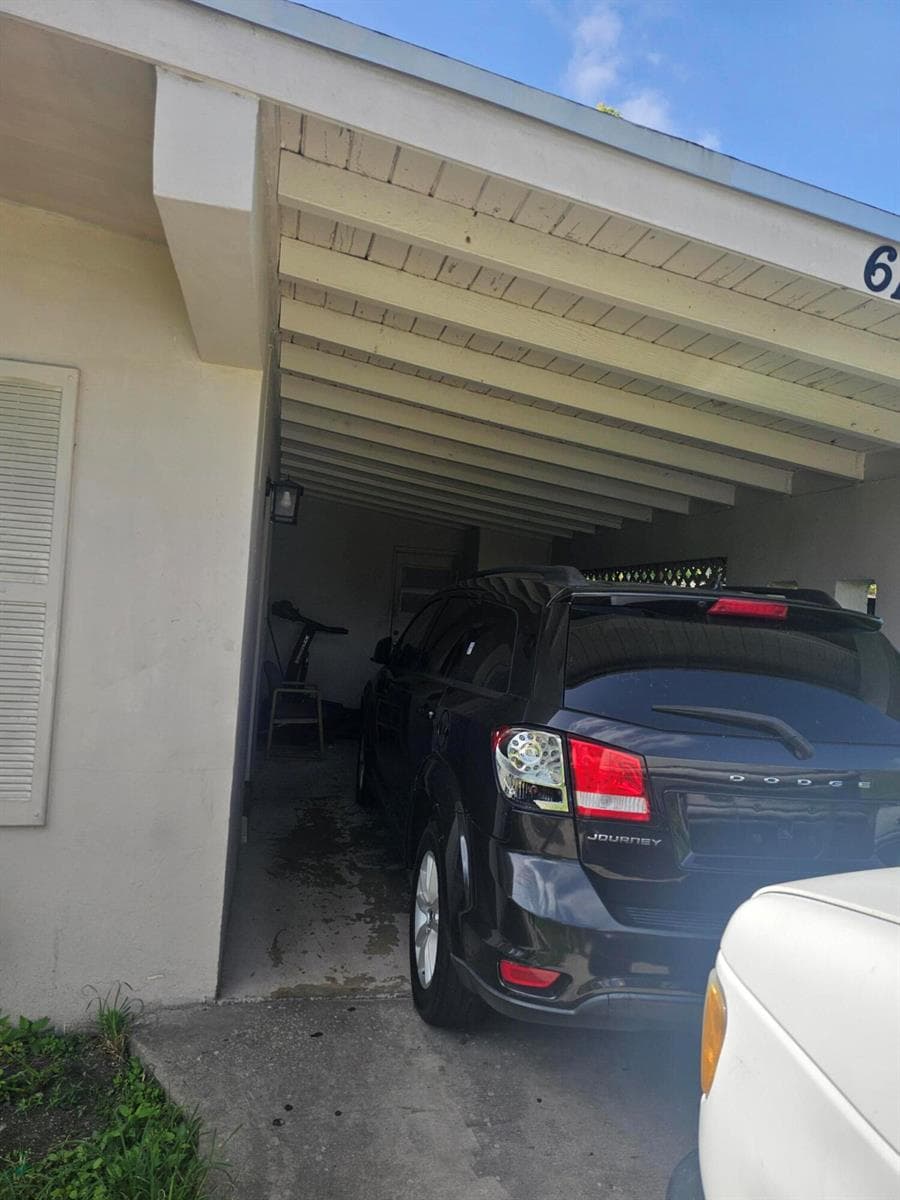 6134 HOGAN CREEK Road, Margate FL 33063 photo 4