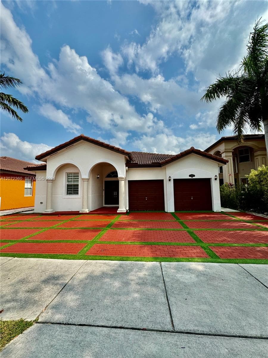 14974 SW 18th Ter, Miami FL 33185 photo 2