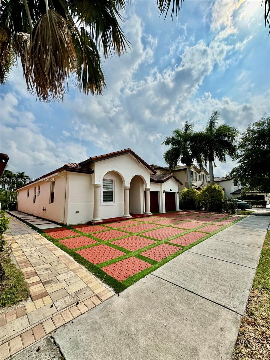 14974 SW 18th Ter, Miami FL 33185 photo 3