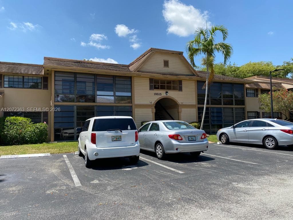 18725 NW 62nd Ave # 111, Hialeah FL 33015 photo 2