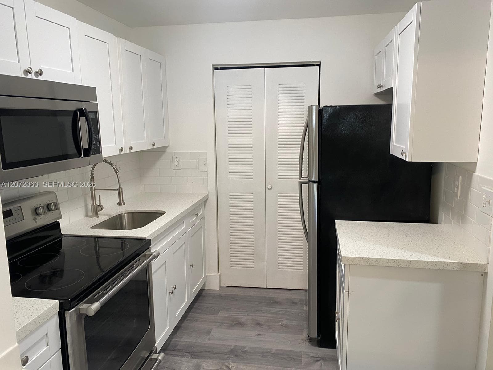 18725 NW 62nd Ave # 111, Hialeah FL 33015 photo 3