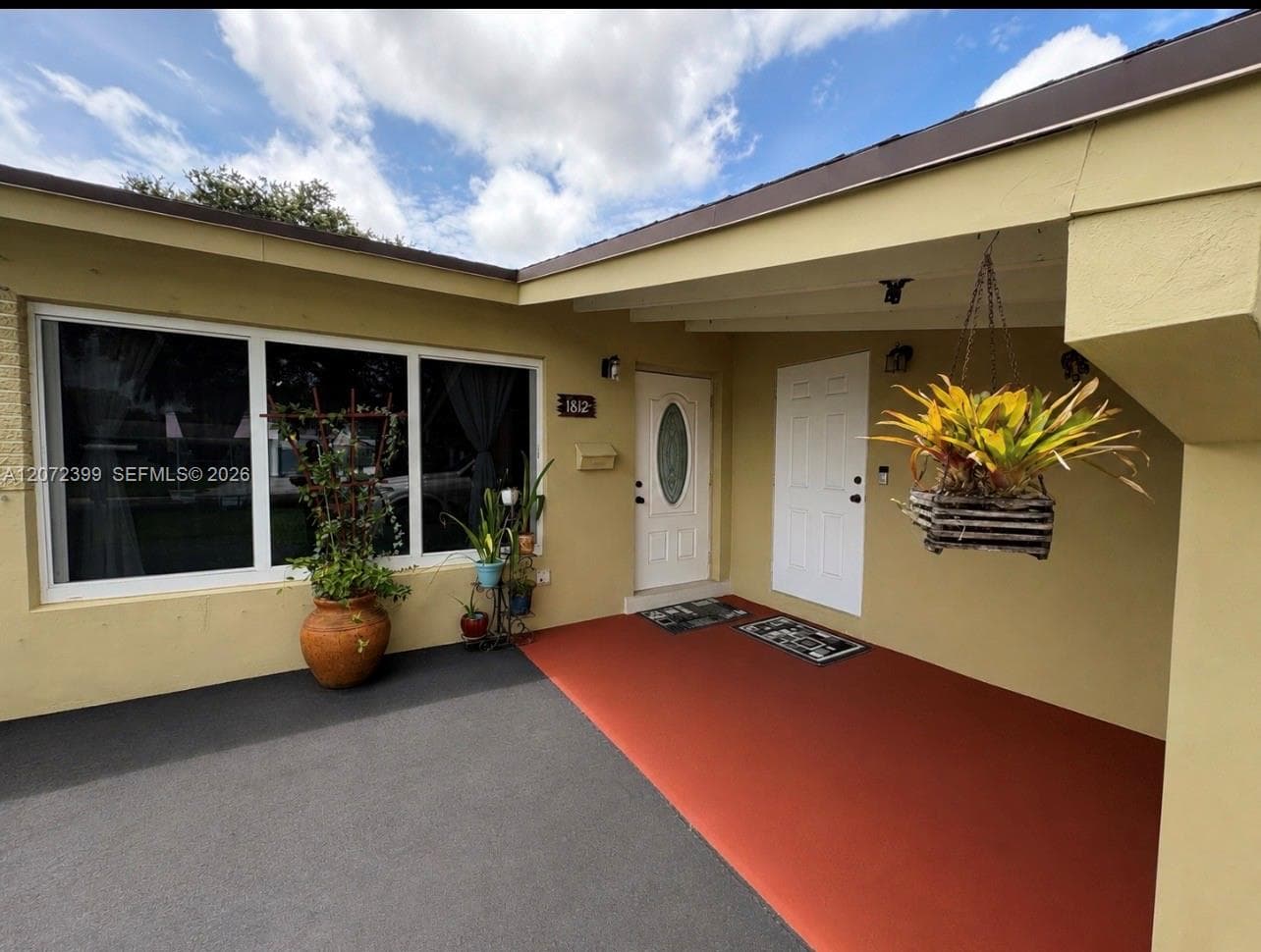 1812 N 45th Ave, Hollywood FL 33021 photo 2