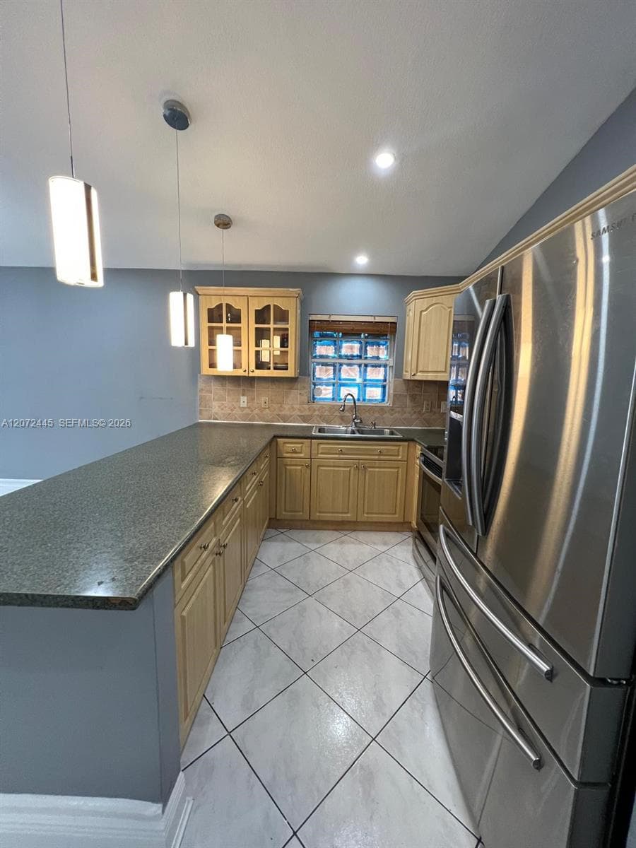 6978 W 25th Ave, Hialeah FL 33016 photo 3