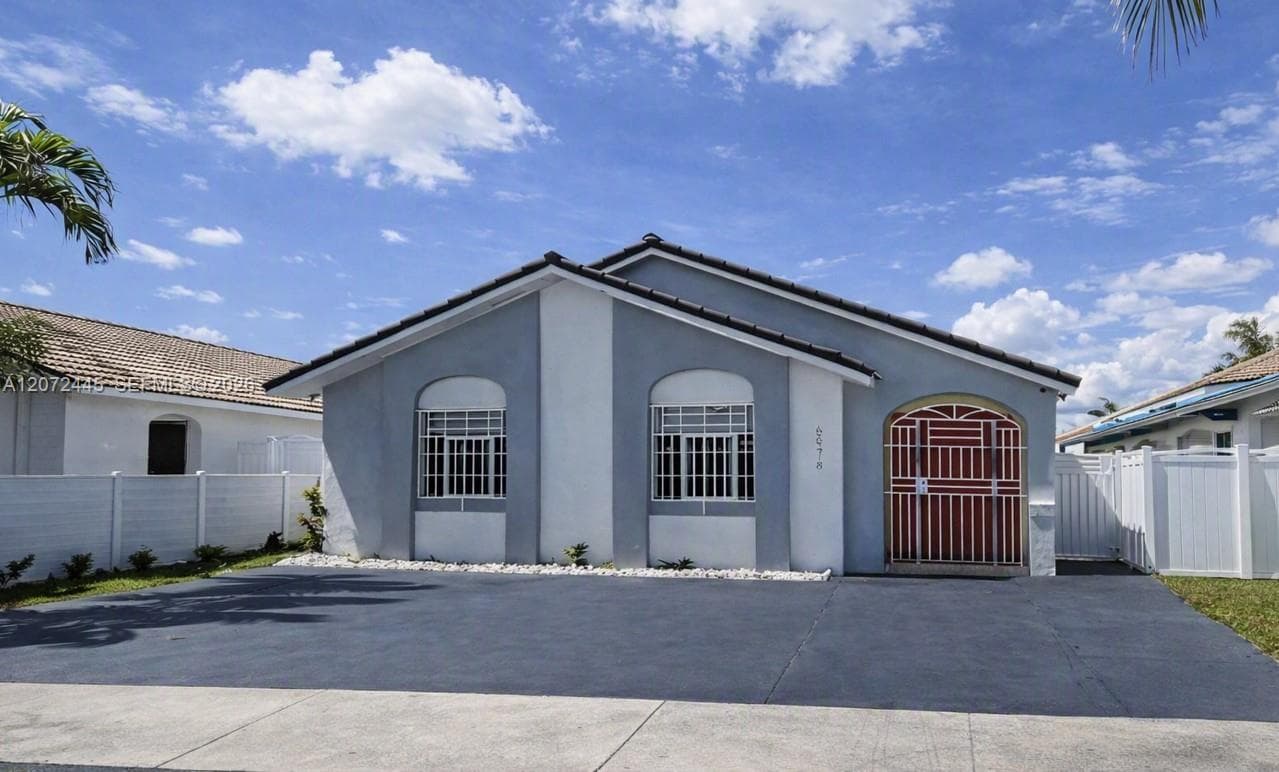 6978 W 25th Ave, Hialeah FL 33016