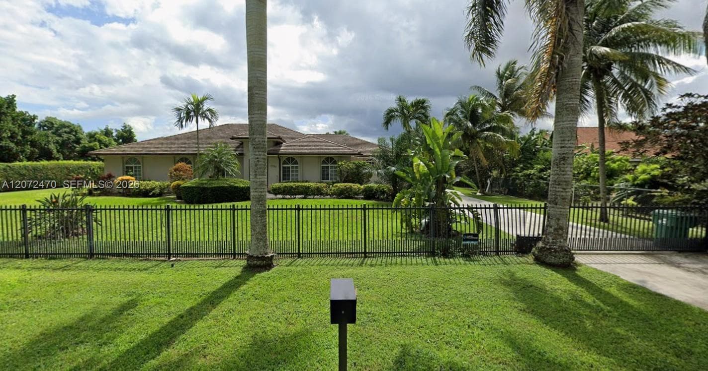 15720 SW 252nd St, Homestead FL 33031