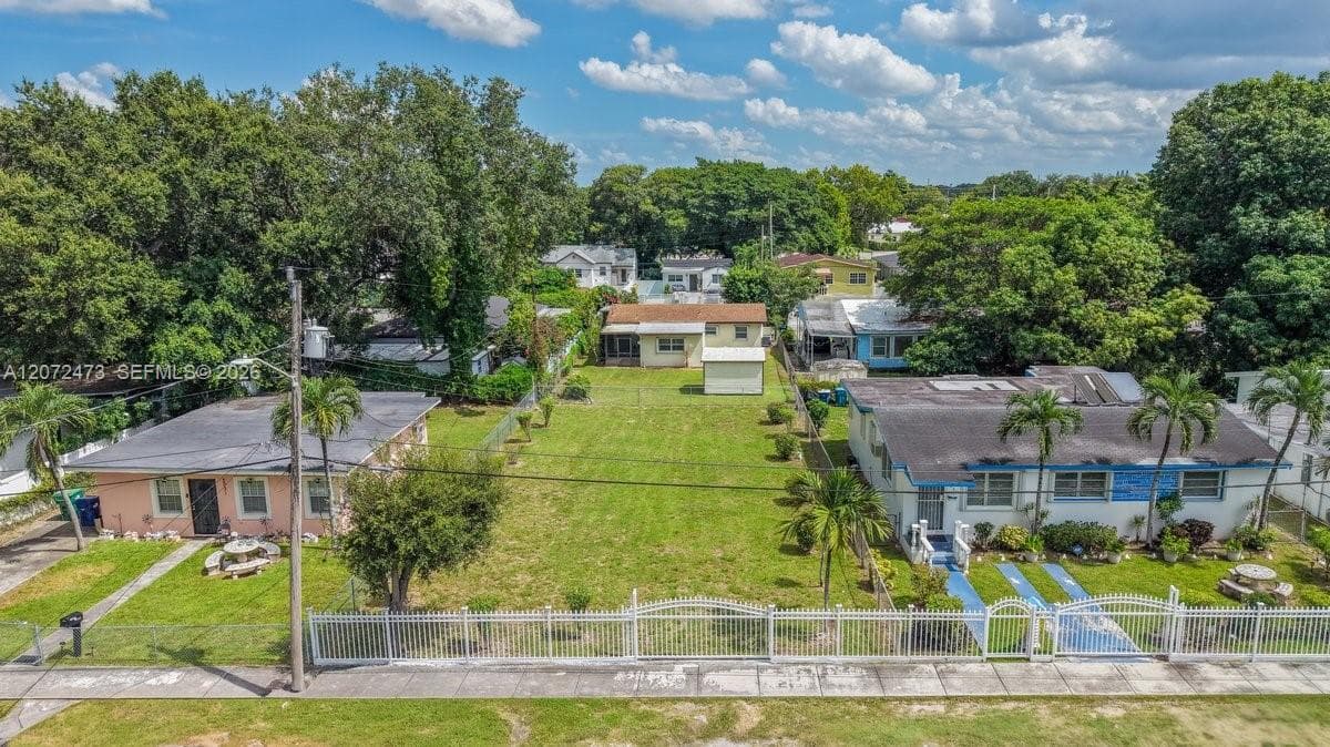 1967 NW 52nd St, Miami FL 33142 photo 2
