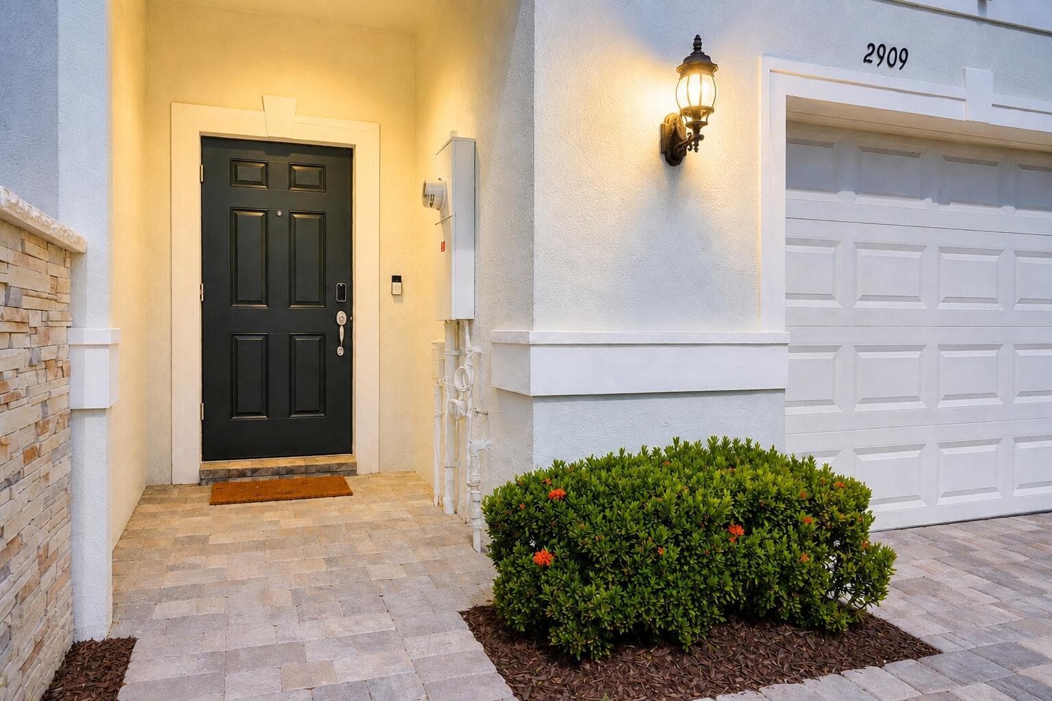 2909 OLIVIA Avenue, Lauderdale Lakes FL 33311 photo 2