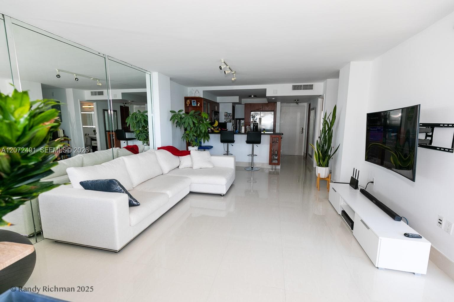 600 NE 36th St # 1820, Miami FL 33137 photo 4