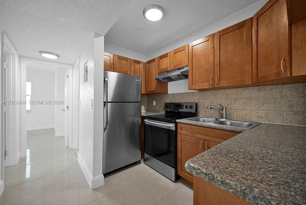622 Kathy Ct, Margate FL 33068 photo 3